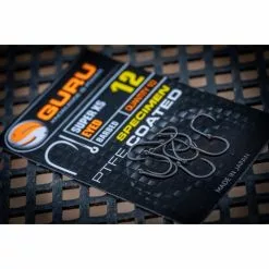 Guru Super XS Eyed Barbed Grijs - Zwart Witvis Vishaak 20